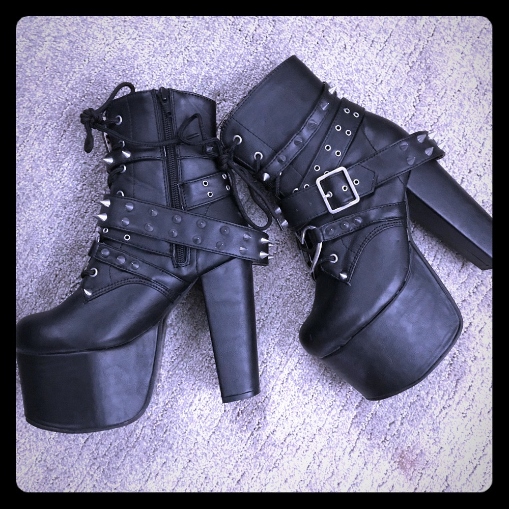 Demonia Booties